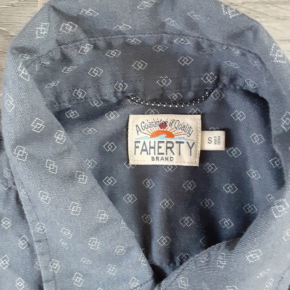 Faherty Mens Blue Geometric Micro Print Short Sleeve Button Down Shirt MWS2330 S - Picture 4 of 7